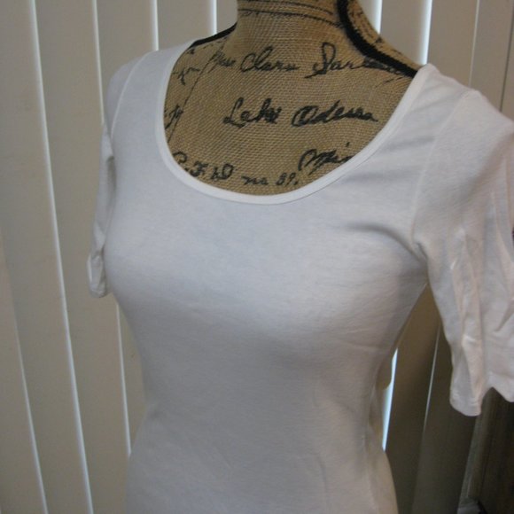 NWOT Victoria's Secret white 1/2 sleeve top tee t shirt XS extra small - Picture 2 of 6